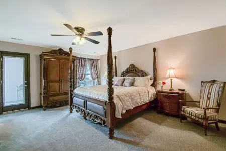 Relaxing, comfortable home for entertaining or enjoying the view