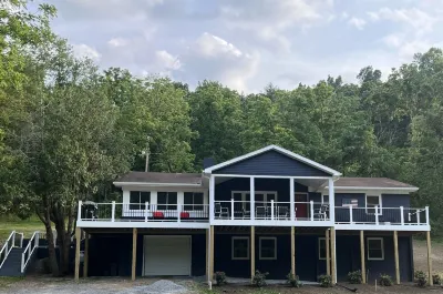 River Perch on the Cacapon: private home on 27 acres and 1200 ft of riverfront