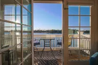 Escape on the Cape - Riverfront Sunset Views in Downtown Wilmington