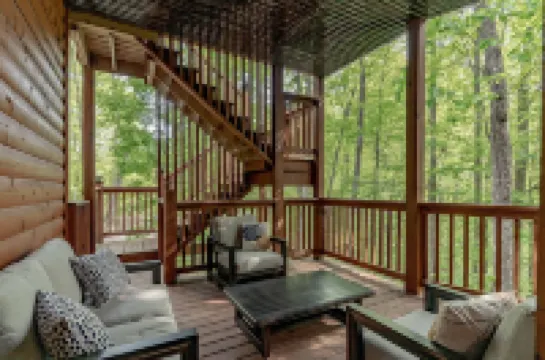 Serendipity Cabin- Relax & Recharge at RRG