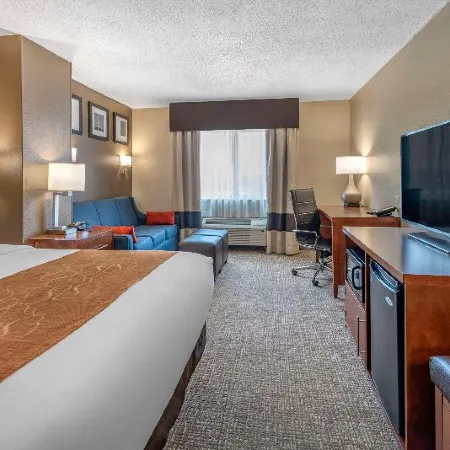 Comfort Suites Terre Haute University Area