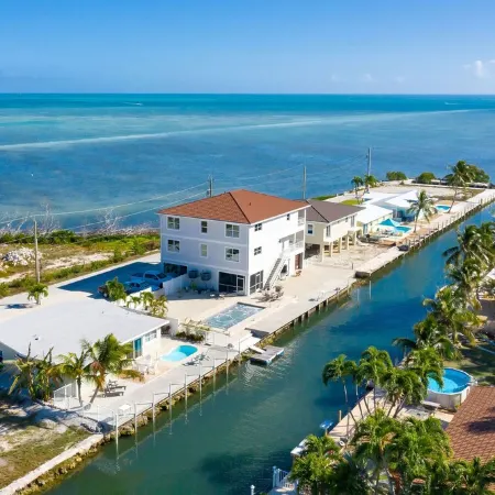 Waterfront, oceanview renovated pvt. 3 bedroom, 3.5 bath with pool and dockage.