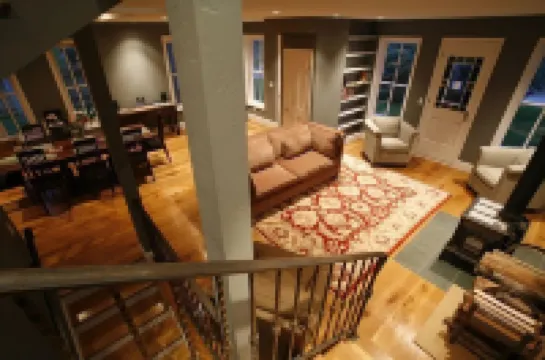 MODERN Monet Blue Aspen Victorian Whole House In Town,  with Private Hot Tub!