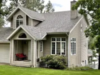 Enjoy Lake Life in Carlin Bay