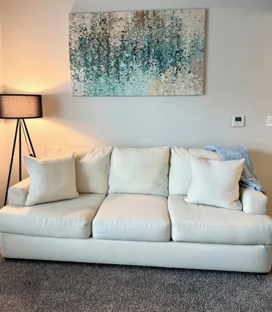 NEW! Cozy 1 bedroom apartment in Downtown Indianapolis w/ Free Parking