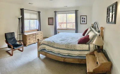 Awesome Location-Perfect Family Get Away-Amazing Views, Hot Tub & Pool Table Hotels near Walmart