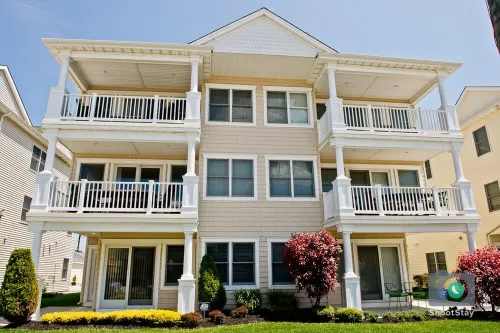 New 4BR Beach Block Home-Location, Location, Location!