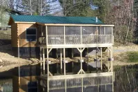 Romantic Cabin overloking pond