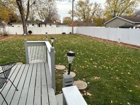 Cozy and  1.1 Miles from Lambeau Field Отели в г. Ашваюбенон