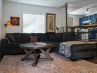 Where We Roam Condo - Steps To Slopes and Downstairs Corner Unit! 브라이언헤드 호텔