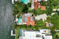 Miami Beach Waterfront Mansion, Pool, Ping Pong, Grill, Guest House, Gated