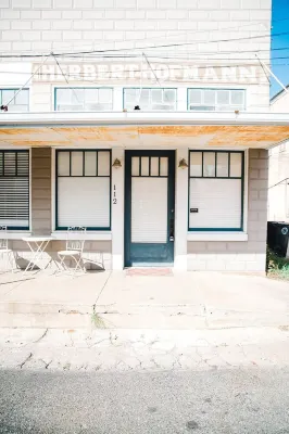 Quaint Suite in the heart of Mason