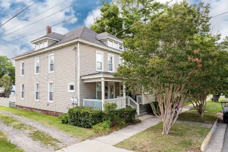 Across from the park and 2 blocks from beach & restaurants- LEFT side of duplex