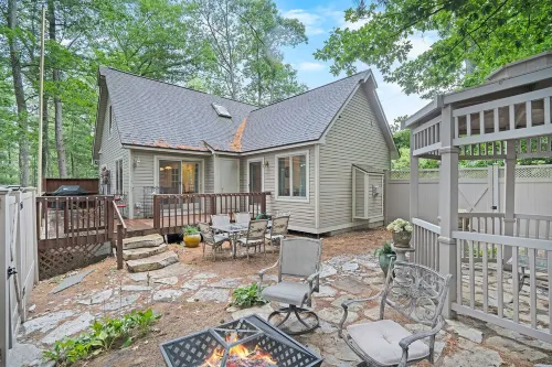 Beautiful Lake House -11 miles from Traverse City on Spider Lake - Pets welcome!