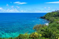 Puu Poa Ocean Bluff Condo, Incredible Views, Walk to Beaches Hotels in Princeville