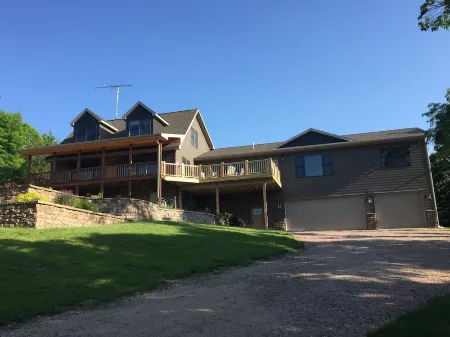 Lewis and Clark Lake Home/Loft for Rent/Lake View Property and Lake Access