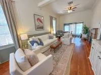 NEW NEW NEW Precious Cottage in Historic Downtown