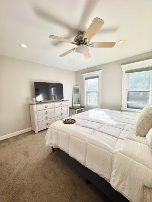 Downtown Extended Stay ~ Try Purple Mattress Brand - Middlesex County Big Lots 주변 호텔