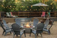 Huge Secluded Yard•Hot Tub•Game Room• 5-15 Min to Du, DTC, DT