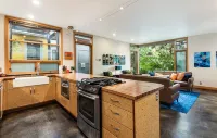 Luxury Modern on Newport- Westside | Walk | Dog friendly