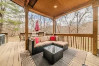 Romantic Escape/Creek View/Secluded/Heart of Hocking Hills/Hot Tub/FirePit