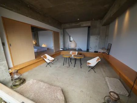 SEE SEA SON Отели в г. Куре