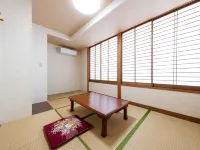 Fujizakura Onsen Ryokan - 3-Star