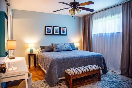 Family Home Near Bidwell Park Отели рядом с достопримечательностью «Университет штата Калифорния»