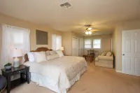 Beautiful Lakefront Getaway on Cedar Creek Lake
