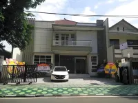Chiaro Hotel Syariah Hôtels à : Buduran