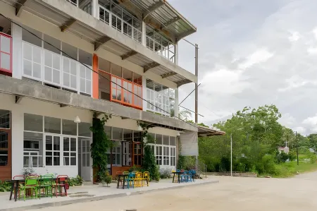 RedDoorz Plus @ Vantas Hotel Parbaba