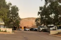 Desert View Apartments - parking