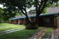 Orange Grove Motel Hotels in 