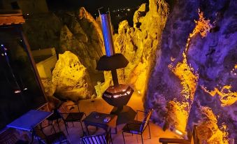 Saliche Cave Suite