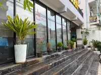 Hotel 9999
