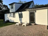 Modern Vacation home. Close to The Hamptons