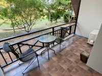 Baanbua riverview resort فنادق في Thung Tako