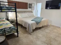 Sleeps 30 Large Heated Pool Home, 10 min to Hard Rock and 22 minutes to Beach Hotels near هوليوود