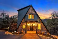 NEW Modern A-Frame w/Hot Tub!