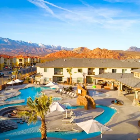Spacious 5 Bedrooms 6 Bathrooms Near Zion Private Pool & Extra Large Hot Tub