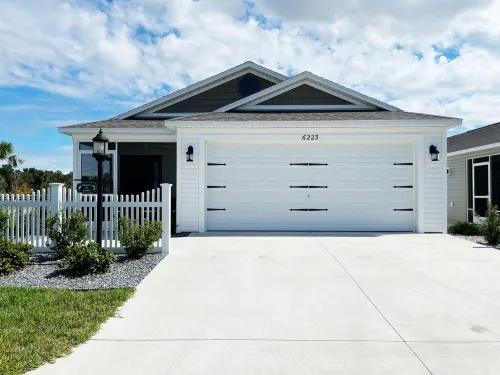Beautiful home in newer area of the villages-Citrus Grove