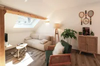 Right in the center of the village! Ideal for a couple