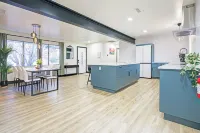 Perfect modern space to relax & play. Central & close to all attractions!