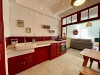 Cocon Coquelicot au Charme Indéniable Hotels near Shrine of Our Lady of Graces