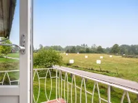 Källehult 팅스뤼드 시 호텔