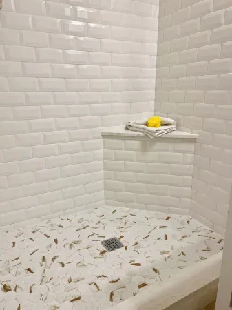 RITA'S PARADISE 37.5' DOCK-Cabana Club-TIKI HUT-Screen Porch-ICE MAKER-Bait Frez Отели в г. Key Colony Beach