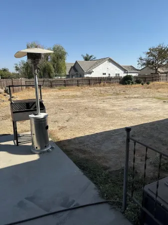 Beautiful Spacious 4-bedroom Home with RV Parking-Pets welcome Отели в г. Лемор