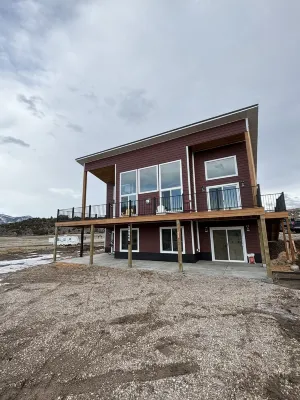 Coeur de Lava, “Heart of Lava”; 3 bed 3bath house, great space in&out on 3acres.