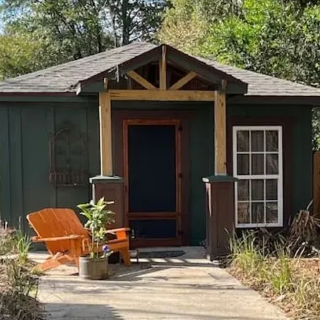 Modern Farm House Pensacola, FlCentrally located in the heart of Pensacola