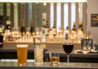 Hampton by Hilton Bath City - bar